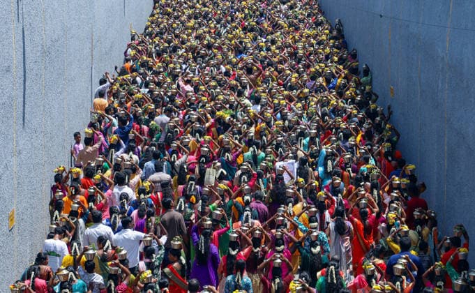 Thousands of devotees take part in a procession from Seeyathamman Temple Chennai, Aug 09 (ANI): Thousands of devotees carry flower-decorated milk pots on their heads as part of a ritual during a procession from Seeyathamman Temple at Korattur, in Chennai on Sunday. Chennai Tamil Nadu India Copyright: xANIx ANI_20260809242