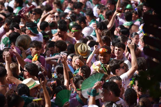 Opening Ceremony of the San Lorenzo Festival in Huesca: A large crowd gathered for the launch of the rocket announcing the 2026 San Lorenzo Festival, on August 9, 2026, in Huesca, Aragon, Spain. Huesca’s main festival is held in honor of the city’s patron saint, San Lorenzo. For one week, from August 9 to 15, the city is transformed, decked out in white and green, the air fills with the scent of basil, and residents take to the streets to enjoy the festivities. The San Lorenzo Festival has been designated a Festival of Tourist Interest. AUGUST 9, 2026 PATRON SAINT FESTIVAL Veró Huesca, Aragon Huesca, Aragon, Spain  Copyright: xVeronicaxLacasax 7707270