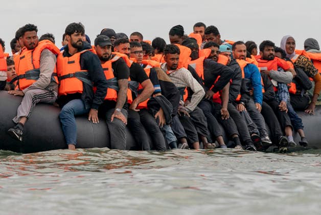 August 9, 2026, Ecault, France: Ecault, France. Migrants board a taxi boat at the beach at Ecault, France, before attempting to cross the English Channel. Ecault France  - ZUMAl94_ 20260809_zaf_l94_046 Copyright: xIoannisxAlexopoulosx