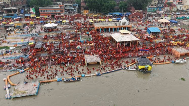 August 9, 2026, Prayagraj, Uttar Pradesh, India: Prayagraj: An aerial view of Kanwariya gathered at Dashashwamegh Ghat to take a holy dip and collect water, in Prayagraj on Sunday, August 9, 2026. Prayagraj India - ZUMAv115 20260809_zap_v115_015 Copyright: xPrabhatxKumarxVermax