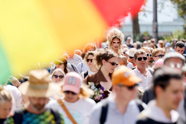 Impression vom Kölner Queer March unter dem Motto Köln zeigt Solidarität, Köln zeigt Haltung , eine Solidaritäts-Demonstration nach dem islamistischen Anschlag auf den CSD in Berlin. (Themenbild, Symbolbild) Köln, 09.08.2026 NRW Deutschland *** Scene from the Cologne Queer March under the slogan Cologne Shows Solidarity, Cologne Takes a Stand, a solidarity demonstration following the Islamist attack on the CSD in Berlin. Featured image, symbolic image. Cologne, August 9, 2026, North Rhine-Westphalia, Germany Copyright: xChristophxHardtx