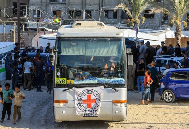 37 released Palestinian prisoners reach Gaza Strip KHAN YUNIS, PALESTINE - AUGUST 09 : Group of 37 Palestinian prisoners released by Israeli forces arrive, via the International Committee of the Red Cross (ICRC) in Khan Yunis, Palestine on August 09, 2026. Abed Rahim Khatib Anadolu Khan Yunis Gaza. Editorial use only. Please get in touch for any other usage.  Copyright: x2026xAnadoluxAbedxRahimxKhatibx