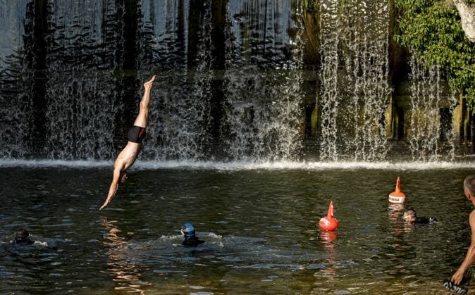 Bentbasa Cliff Diving 2026 in Sarajevo SARAJEVO, BOSNIA AND HERZEGOVINA - AUGUST 9: People jump during the 12th edition of the international Bentbasa Cliff Diving 2026 competition, which is held at Bentbasa, one of the most recognizable locations in Sarajevo, Bosnia and Herzegovina on August 9, 2026. Samir Jordamovic Anadolu Sarajevo Bosnia and Herzegovina. Editorial use only. Please get in touch for any other usage.  Copyright: x2026xAnadoluxSamirxJordamovicx
