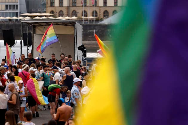 Impression vom Kölner Queer March unter dem Motto Köln zeigt Solidarität, Köln zeigt Haltung , eine Solidaritäts-Demonstration nach dem islamistischen Anschlag auf den CSD in Berlin. (Themenbild, Symbolbild) Köln, 09.08.2026 NRW Deutschland *** Scene from the Cologne Queer March under the slogan Cologne Shows Solidarity, Cologne Takes a Stand, a solidarity demonstration following the Islamist attack on the CSD in Berlin. Featured image, symbolic image. Cologne, August 9, 2026, North Rhine-Westphalia, Germany Copyright: xChristophxHardtx