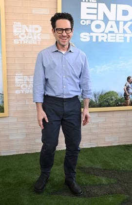 ˜The End of Oak Street™ World Premiere J.J. Abrams arriving to The End of Oak Street world premiere held at the Steven J. Ross Theater on August 8, 2026 in Burbank, CA. Burbank Steven J. Ross Theater California USA Copyright: xLisaxOConnorx xAFF-USA.comx