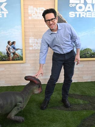 ˜The End of Oak Street™ World Premiere J.J. Abrams arriving to The End of Oak Street world premiere held at the Steven J. Ross Theater on August 8, 2026 in Burbank, CA. Burbank Steven J. Ross Theater California USA Copyright: xLisaxOConnorx xAFF-USA.comx