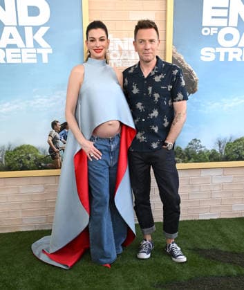 ˜The End of Oak Street™ World Premiere Anne Hathaway and Ewan McGregor arriving to The End of Oak Street world premiere held at the Steven J. Ross Theater on August 8, 2026 in Burbank, CA. Burbank Steven J. Ross Theater California USA Copyright: xLisaxOConnorx xAFF-USA.comx