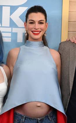 ˜The End of Oak Street™ World Premiere Anne Hathaway arriving to The End of Oak Street world premiere held at the Steven J. Ross Theater on August 8, 2026 in Burbank, CA. Burbank Steven J. Ross Theater California USA Copyright: xLisaxOConnorx xAFF-USA.comx