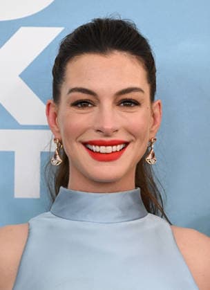 ˜The End of Oak Street™ World Premiere Anne Hathaway arriving to The End of Oak Street world premiere held at the Steven J. Ross Theater on August 8, 2026 in Burbank, CA. Burbank Steven J. Ross Theater California USA Copyright: xLisaxOConnorx xAFF-USA.comx