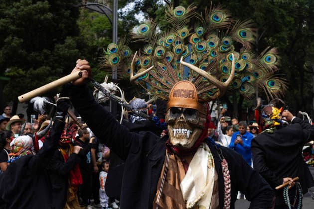 August 9, 2026, Mexico City, Mexico: The Mexico City government held the 17th Mega Calenda 2026, a cultural parade that traveled from the Angel of Independence along Paseo de la Reforma to the citys Zocalo, featuring participants in traditional clothing, dances and music, as part of International Indigenous Peoples Day and the 12th Festival of Indigenous Cultures, Indigenous Peoples and Native Neighborhoods of Mexico City. Mexico City Mexico  - ZUMAl178 20260809_znp_l178_001 Copyright: xCristianxLeyvax