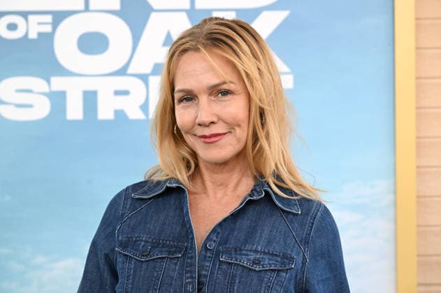 ˜The End of Oak Street™ World Premiere Jennie Garth arriving to The End of Oak Street world premiere held at the Steven J. Ross Theater on August 8, 2026 in Burbank, CA. Burbank Steven J. Ross Theater California USA Copyright: xLisaxOConnorx xAFF-USA.comx