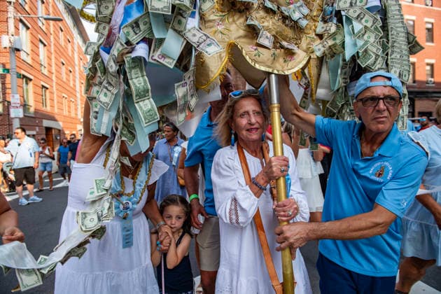August 9, 2026, Boston, Massachusetts, USA: Patrons carry the image of the Madonna Della Cava during the Feast of the Madonna Della Cava in the North End of Boston, Massachusetts on August 9, 2026. Boston USA - ZUMAp158 20260809_aap_p158_004 Copyright: xJosephxPreziosox