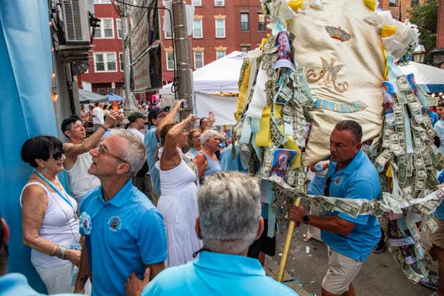 August 9, 2026, Boston, Massachusetts, USA: The image of the saint is returned to its home during the Feast of the Madonna Della Cava in the North End of Boston, Massachusetts on August 9, 2026. Boston USA  - ZUMAp158 20260809_aap_p158_006 Copyright: xJosephxPreziosox