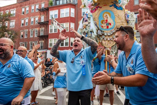 August 9, 2026, Boston, Massachusetts, USA: The image of the saint is returned to its home during the Feast of the Madonna Della Cava in the North End of Boston, Massachusetts on August 9, 2026. Boston USA - ZUMAp158 20260809_aap_p158_009 Copyright: xJosephxPreziosox