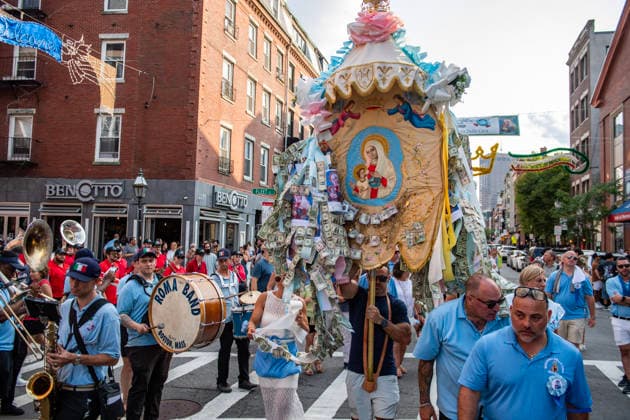 August 9, 2026, Boston, Massachusetts, USA: Patrons carry the image of the Madonna Della Cava during the Feast of the Madonna Della Cava in the North End of Boston, Massachusetts on August 9, 2026. Boston USA - ZUMAp158 20260809_aap_p158_010 Copyright: xJosephxPreziosox
