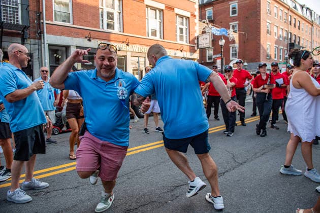 August 9, 2026, Boston, Massachusetts, USA: People dance in the street during the Feast of the Madonna Della Cava in the North End of Boston, Massachusetts on August 9, 2026. Boston USA - ZUMAp158 20260809_aap_p158_012 Copyright: xJosephxPreziosox