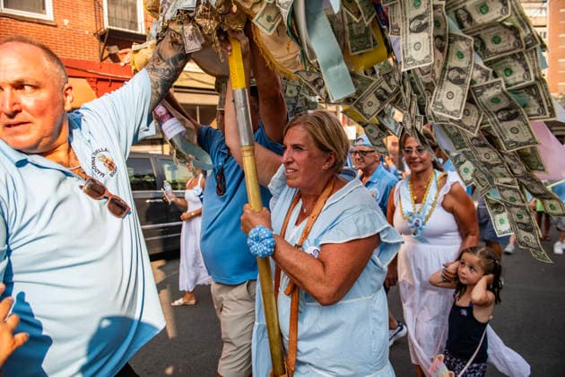 August 9, 2026, Boston, Massachusetts, USA: Patrons carry the image of the Madonna Della Cava during the Feast of the Madonna Della Cava in the North End of Boston, Massachusetts on August 9, 2026. Boston USA - ZUMAp158 20260809_aap_p158_022 Copyright: xJosephxPreziosox