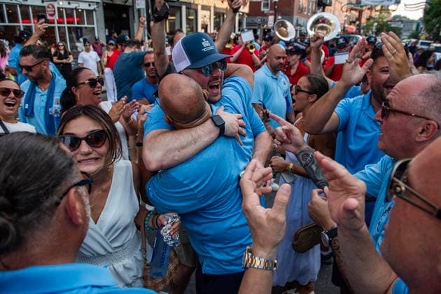 August 9, 2026, Boston, Massachusetts, USA: People dance in the street during the Feast of the Madonna Della Cava in the North End of Boston, Massachusetts on August 9, 2026. Boston USA - ZUMAp158 20260809_aap_p158_032 Copyright: xJosephxPreziosox