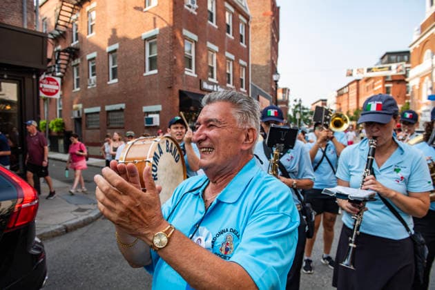 August 9, 2026, Boston, Massachusetts, USA: People clap their hands as others dance in the street during the Feast of the Madonna Della Cava in the North End of Boston, Massachusetts on August 9, 2026. Boston USA - ZUMAp158 20260809_aap_p158_033 Copyright: xJosephxPreziosox