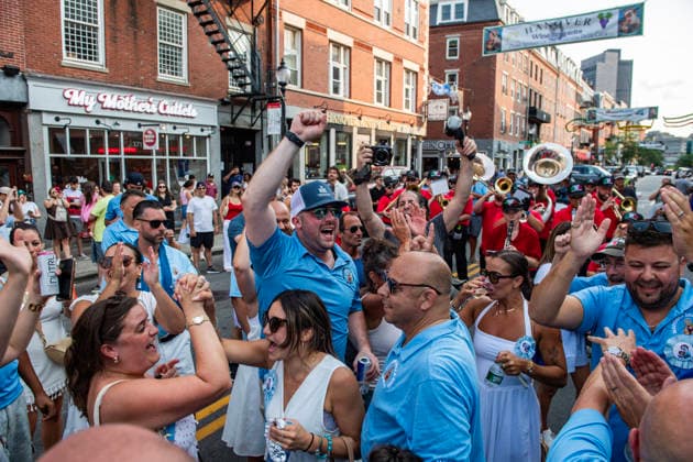 August 9, 2026, Boston, Massachusetts, USA: People dance in the street during the Feast of the Madonna Della Cava in the North End of Boston, Massachusetts on August 9, 2026. Boston USA - ZUMAp158 20260809_aap_p158_038 Copyright: xJosephxPreziosox