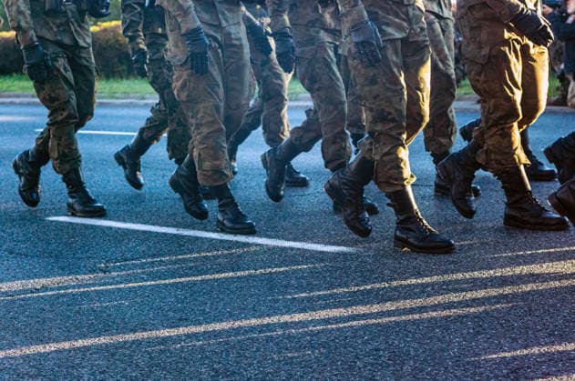 Poland s armed forces rehearse for the national Armed Forces Day parade in Warsaw, Poland - 9 Aug 2026 Polish troops march along the riverside during the parade rehearsal. Early in the morning of 9th August, Poland s armed forces, and those of allies stationed in the country, take part in a rehearsal in preparation for a parade on National Armed Forces Day on the 15th August. Soldiers muster as the sun rises over the Vistula River and march past grandstands prepared for dignitaries. The soldiers were followed by mechanised divisions travelling in tanks and a variety of armoured vehicles. Afterwards, Secretary of State in the Ministry of Defence, Pawel Bejda addresses a post-rehearsal press conference, where he is accompanied by the Chief of Copyright: xNeilxMiltonx xSOPAxImagesx NSM2026165G0809-L1002478_5000_300dpi