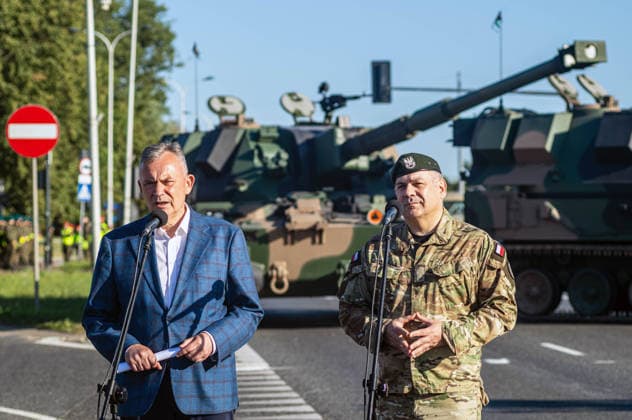 Poland s armed forces rehearse for the national Armed Forces Day parade in Warsaw, Poland - 9 Aug 2026 Secretary of State in the Ministry of Defence, Pawel Bejda and Chief of the General Staff of the Polish Armed Forces, General Wieslaw Kukula address a press conference. Early in the morning of 9th August, Poland s armed forces, and those of allies stationed in the country, take part in a rehearsal in preparation for a parade on National Armed Forces Day on the 15th August. Soldiers muster as the sun rises over the Vistula River and march past grandstands prepared for dignitaries. The soldiers were followed by mechanised divisions travelling in tanks and a variety of armoured vehicles. Afterwards, Secretary of State in the Ministry of Defen Copyright: xNeilxMiltonx xSOPAxImagesx NSM2026165G0809-L1002843_5000_300dpi