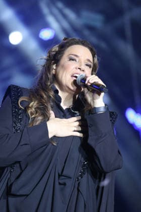 ARCOVERDE, PE - 09.08.2026: APRESENTAcaO DE ANA CAROLINA EM ARCOVERDE - On the main stage of the Pernambuco Meu Pais Festival in Arcoverde, Pernambuco, Ana Carolina, accompanied by her musicians, presented her show "25 Years". x2996175x  PabloxDexLuca