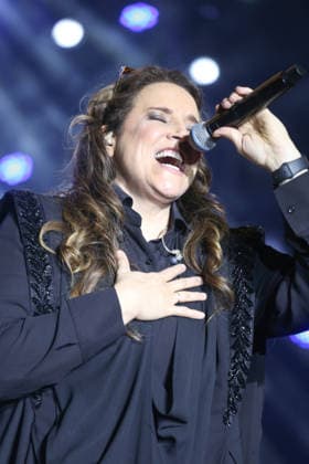 ARCOVERDE, PE - 09.08.2026: APRESENTAcaO DE ANA CAROLINA EM ARCOVERDE - On the main stage of the Pernambuco Meu Pais Festival in Arcoverde, Pernambuco, Ana Carolina, accompanied by her musicians, presented her show "25 Years". x2996176x  PabloxDexLuca