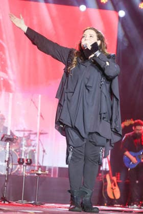 ARCOVERDE, PE - 09.08.2026: APRESENTAcaO DE ANA CAROLINA EM ARCOVERDE - On the main stage of the Pernambuco Meu Pais Festival in Arcoverde, Pernambuco, Ana Carolina, accompanied by her musicians, presented her show "25 Years". x2996195x  PabloxDexLuca