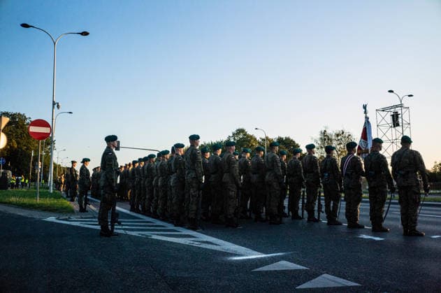 August 9, 2026, Warsaw, Mazovia, Poland: Polish troops muster before the parade rehearsal. Early in the morning of 9th August, Poland s armed forces, and those of allies stationed in the country, take part in a rehearsal in preparation for a parade on National Armed Forces Day on the 15th August. Soldiers muster as the sun rises over the Vistula River and march past grandstands prepared for dignitaries. The soldiers were followed by mechanised divisions travelling in tanks and a variety of armoured vehicles. Afterwards, Secretary of State in the Ministry of Defence, Pawel Bejda addresses a post-rehearsal press conference, where he is accompanied by the Chief of the General Staff of the Polish Armed Forces, General Wieslaw Kukula. Warsaw Po  - ZUMAs197 20260809_aaa_s197_057 Copyright: xNeilxMiltonx