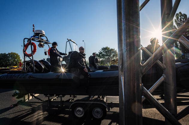 August 9, 2026, Warsaw, Mazovia, Poland: Navy troops pass in a small boat being pulled during the parade rehearsal. Early in the morning of 9th August, Poland s armed forces, and those of allies stationed in the country, take part in a rehearsal in preparation for a parade on National Armed Forces Day on the 15th August. Soldiers muster as the sun rises over the Vistula River and march past grandstands prepared for dignitaries. The soldiers were followed by mechanised divisions travelling in tanks and a variety of armoured vehicles. Afterwards, Secretary of State in the Ministry of Defence, Pawel Bejda addresses a post-rehearsal press conference, where he is accompanied by the Chief of the General Staff of the Polish Armed Forces, General W  - ZUMAs197 20260809_aaa_s197_079 Copyright: xNeilxMiltonx