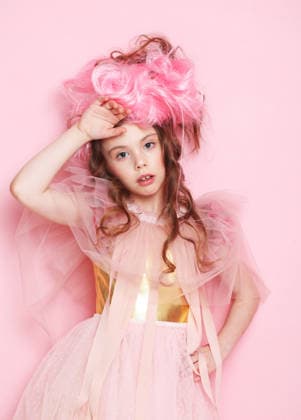 Hübsches Mädchen in einem rosa Kleid, wie eine Prinzessin, mit rosa Haaren und Make-up Pretty child girl in a pink dress, like a princess, pink hair and makeup (License=RF) ,model released, Symbolfoto Copyright: xZoonar.com RaisaxKanarevax 25384509 ,model released, Symbolfoto ,property released