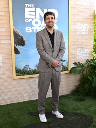 ˜The End of Oak Street™ World Premiere David Robert Mitchell arriving to The End of Oak Street world premiere held at the Steven J. Ross Theater on August 8, 2026 in Burbank, CA. Burbank Steven J. Ross Theater California USA Copyright: xLISAxOConnorx xAFF-USA.comx