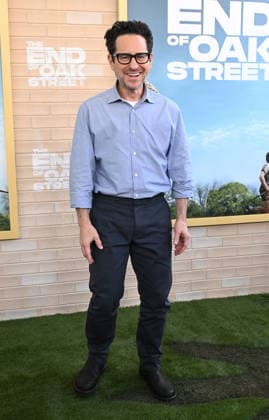 ˜The End of Oak Street™ World Premiere J.J. Abrams arriving to The End of Oak Street world premiere held at the Steven J. Ross Theater on August 8, 2026 in Burbank, CA. Burbank Steven J. Ross Theater California USA Copyright: xLISAxOConnorx xAFF-USA.comx