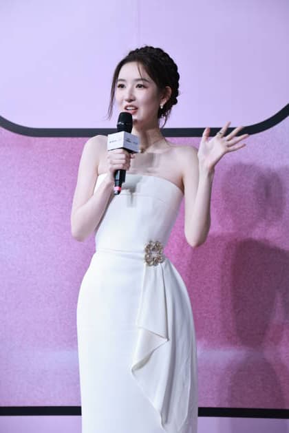 HANGZHOU, CHINA - AUGUST 09: Actress Wang Yuwen attends a Shiseido brand offline fan meeting on August 9, 2026 in Hangzhou, Zhejiang Province of China.  Copyright: xVCGx 111659017766