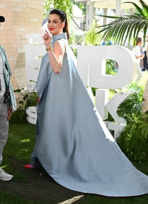 ˜The End of Oak Street™ World Premiere Anne Hathaway arriving to The End of Oak Street world premiere held at the Steven J. Ross Theater on August 8, 2026 in Burbank, CA. Burbank Steven J. Ross Theater California USA Copyright: xLISAxOConnorx xAFF-USA.comx