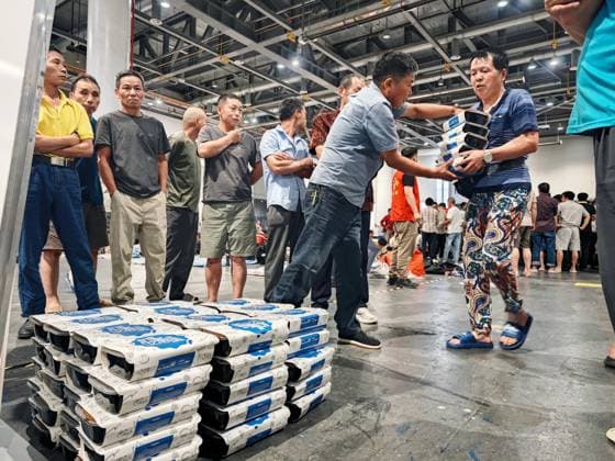 HANGZHOU, CHINA - AUGUST 09: A temporary shelter is set up for workers at Qianjiang Century City on August 9, 2026 in Hangzhou, Zhejiang Province of China. Nearly 10,000 workers were safely evacuated from the area as Typhoon Dolphin approaches.  Copyright: xVCGx 111658991044
