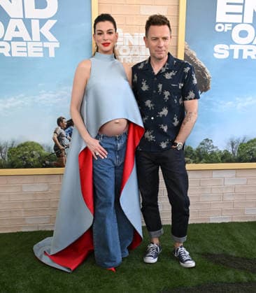 ˜The End of Oak Street™ World Premiere Anne Hathaway and Ewan McGregor arriving to The End of Oak Street world premiere held at the Steven J. Ross Theater on August 8, 2026 in Burbank, CA. Burbank Steven J. Ross Theater California USA Copyright: xLISAxOConnorx xAFF-USA.comx