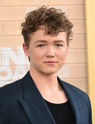 ˜The End of Oak Street™ World Premiere Christian Convery arriving to The End of Oak Street world premiere held at the Steven J. Ross Theater on August 8, 2026 in Burbank, CA. Burbank Steven J. Ross Theater California USA Copyright: xLISAxOConnorx xAFF-USA.comx