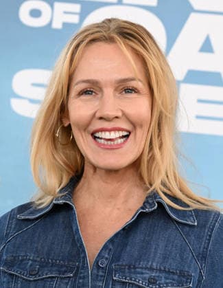 ˜The End of Oak Street™ World Premiere Jennie Garth arriving to The End of Oak Street world premiere held at the Steven J. Ross Theater on August 8, 2026 in Burbank, CA. Burbank Steven J. Ross Theater California USA Copyright: xLISAxOConnorx xAFF-USA.comx