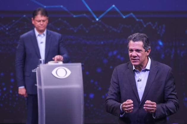 Fernando Haddad and Tarcisio de Freitas face off in the first Band debate. Sao Paulo, SP. 09.08.2026 - Debate-SP - PT candidate for governor of Sao Paulo, Fernando Haddad, and the current governor and Republican candidate for re-election, Tarcisio de Freitas, participate in the first election debate promoted by TV Bandeirantes, at the station s studio, in the Morumbi neighborhood, south of Sao Paulo, on the evening of Sunday, August 9, 2026.(Foto: Marina Uezima Brazil Photo Press Brazil Photo Press) INTERNATIONAL Sao Paulo Sao Paulo Brasil Copyright: xMarinaxUezimax