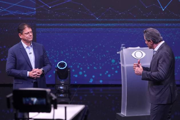 Fernando Haddad and Tarcisio de Freitas face off in the first Band debate. Sao Paulo, SP. 09.08.2026 - Debate-SP - PT candidate for governor of Sao Paulo, Fernando Haddad, and the current governor and Republican candidate for re-election, Tarcisio de Freitas, participate in the first election debate promoted by TV Bandeirantes, at the station s studio, in the Morumbi neighborhood, south of Sao Paulo, on the evening of Sunday, August 9, 2026.(Foto: Marina Uezima Brazil Photo Press Brazil Photo Press) INTERNATIONAL Sao Paulo Sao Paulo Brasil Copyright: xMarinaxUezimax