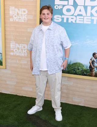 World Premiere of Warner Bros. The End Of Oak Street in Los Angeles World Premiere of Warner Bros. The End Of Oak Street at Warner Bros Studios in Burbank, California on 8 9 26. 09 Aug 2026 Pictured: Simms May.  Copyright: xThexMegaxAgencyxRiverx xMEGAx