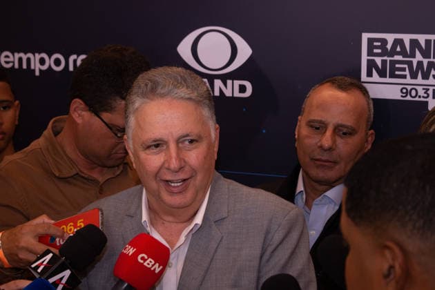RIO DE JANEIRO, RJ - 09.08.2026: DEBATE PARA GOVERNADOR RJ 2026 - The Republican candidate, Anthony Garotinho, after the first debate for Governor of Rio de Janeiro held this Sunday (8), at Casa FIRJAN, in Botafogo, RJ. x2996261x  CarlosxEliasxJunior