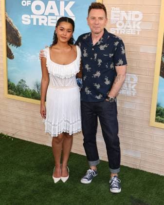 World Premiere of Warner Bros. The End Of Oak Street in Los Angeles World Premiere of Warner Bros. The End Of Oak Street at Warner Bros Studios in Burbank, California on 8 9 26. 09 Aug 2026 Pictured: Jordana Alexa David, Ewan McGregor.  Copyright: xThexMegaxAgencyxRiverx xMEGAx