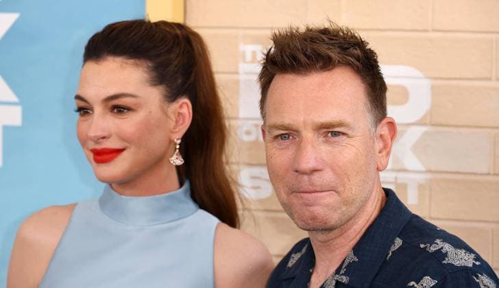 World Premiere of Warner Bros. The End Of Oak Street in Los Angeles World Premiere of Warner Bros. The End Of Oak Street at Warner Bros Studios in Burbank, California on 8 9 26. 09 Aug 2026 Pictured: Anne Hathaway, Ewan McGregor.  Copyright: xThexMegaxAgencyxRiverx xMEGAx