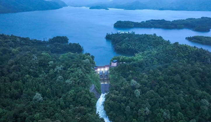 HUZHOU, CHINA - AUGUST 09: The Duihekou Reservoir opens its sluice gates to release floodwaters to brace for Typhoon Dolphin on August 9, 2026 in Deqing County, Huzhou City, Zhejiang Province of China. Typhoon Dolphin, the 13th typhoon of the year, made landfall at Yuhuan of Taizhou City, east China s Zhejiang Province, at around 5:30 p.m. on August 9.  Copyright: xVCGx 111658995579