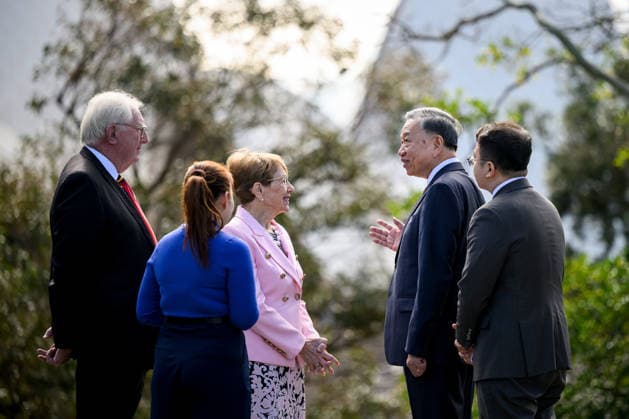 TO LAM AUSTRALIA VISIT, NSW Governor Margaret Beazley (centre left), and Vietnam General Secretary and President To Lam (centre right) tour the garden at Government House in Sydney, Monday, August 10. Vietnam s president is visiting Australia for the first time. ( NO ARCHIVING SYDNEY NEW SOUTH WALES AUSTRALIA  Copyright: xBIANCAxDExMARCHIx 20260810128419074241