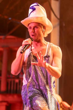 Scissor Sisters perform at Halifax Piece Hall Jake Shears of Scissor Sisters performs at Piece Hall, Halifax, England, 9th August 2026, Credit:Mike Gray MIKE GRAY - B4227 Avalon  Copyright: xMikexGrayx xMIKExGRAYx-xB4227x xAvalonx 1121969573