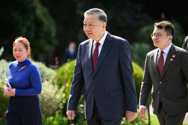 TO LAM AUSTRALIA VISIT, Vietnam General Secretary and President To Lam (centre) tours the garden at Government House in Sydney, Monday, August 10. Vietnam s president is visiting Australia for the first time. ( NO ARCHIVING SYDNEY NEW SOUTH WALES AUSTRALIA  Copyright: xBIANCAxDExMARCHIx 20260810181290623054